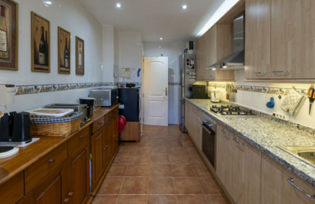 Middle Floor Apartment San Pedro de Alcántara Málaga - image 7