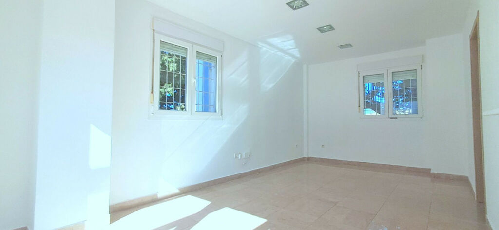 Ground Floor Apartment La Duquesa Málaga - image 7