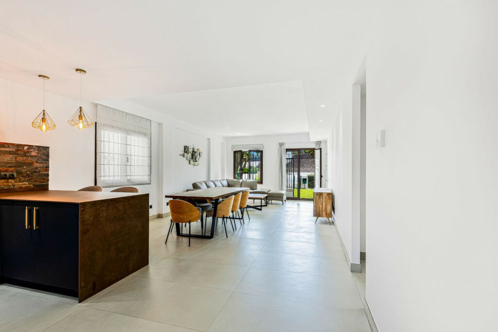 Ground Floor Apartment Puerto Banús Málaga - image 7