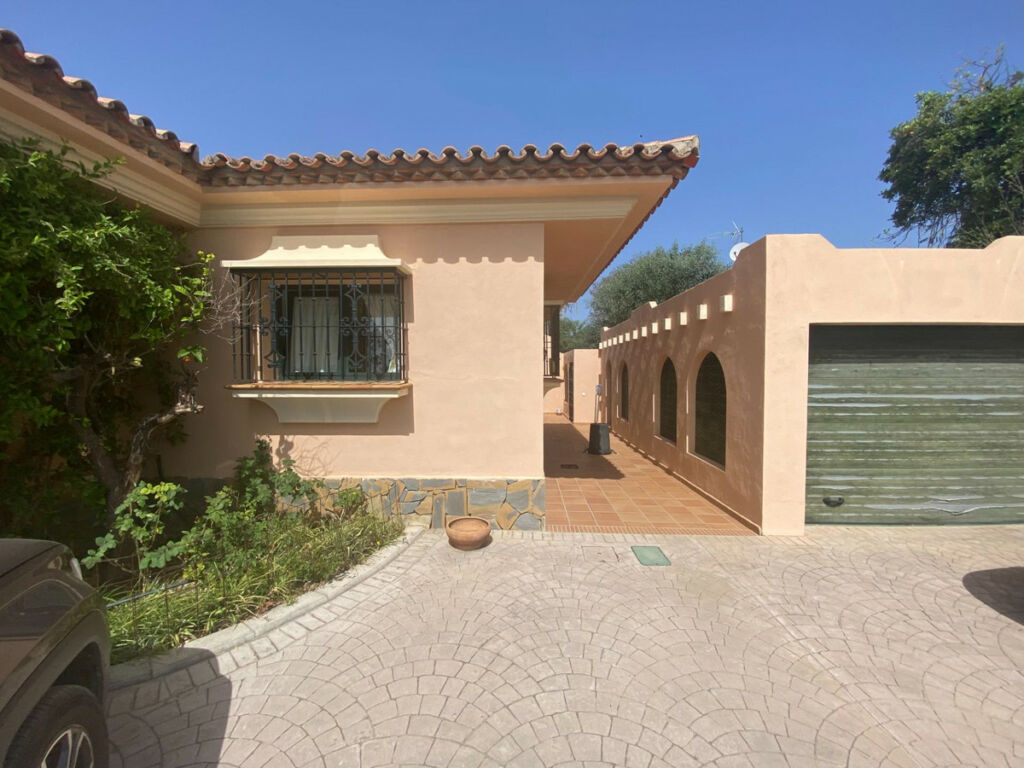 Detached Villa La Cala Málaga - image 7