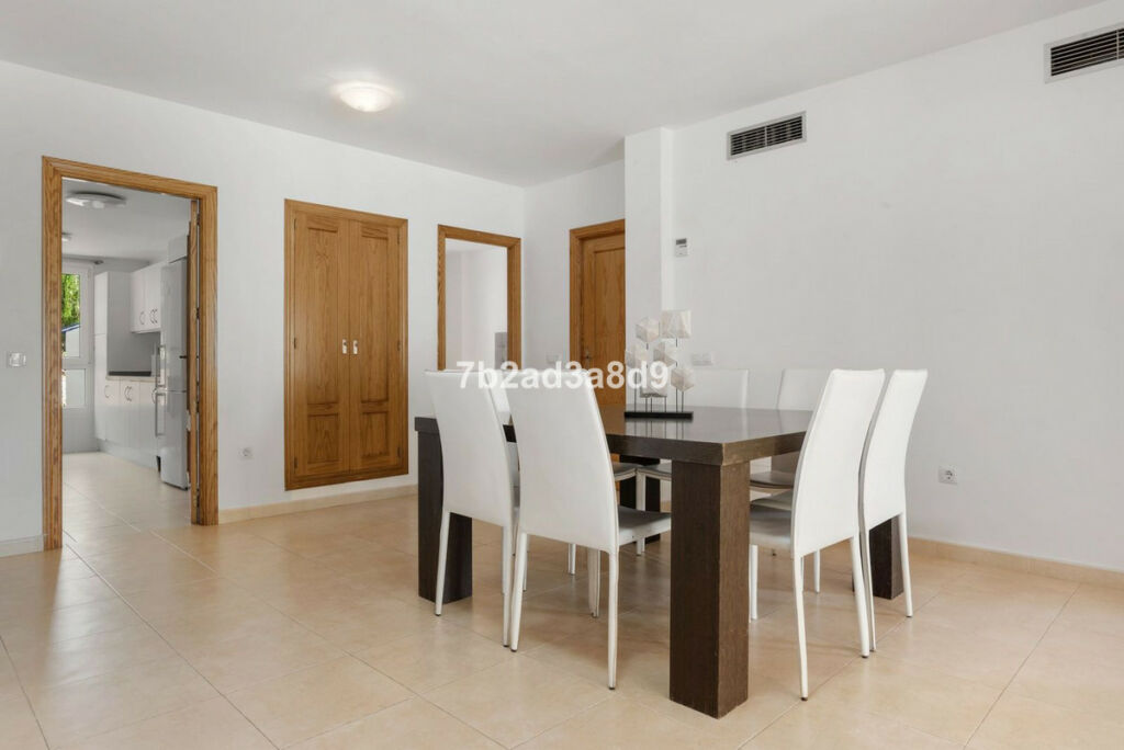 Ground Floor Apartment Selwo Málaga - image 7