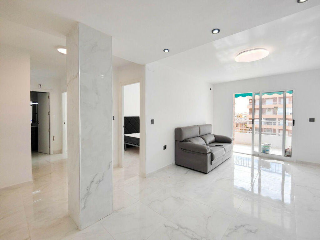Middle Floor Apartment Punta Prima Alicante - image 7