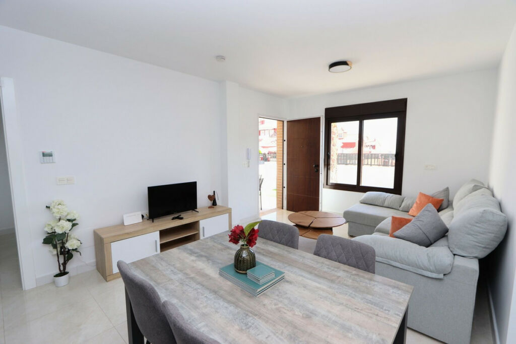 Detached Villa Villamartin Alicante - image 7