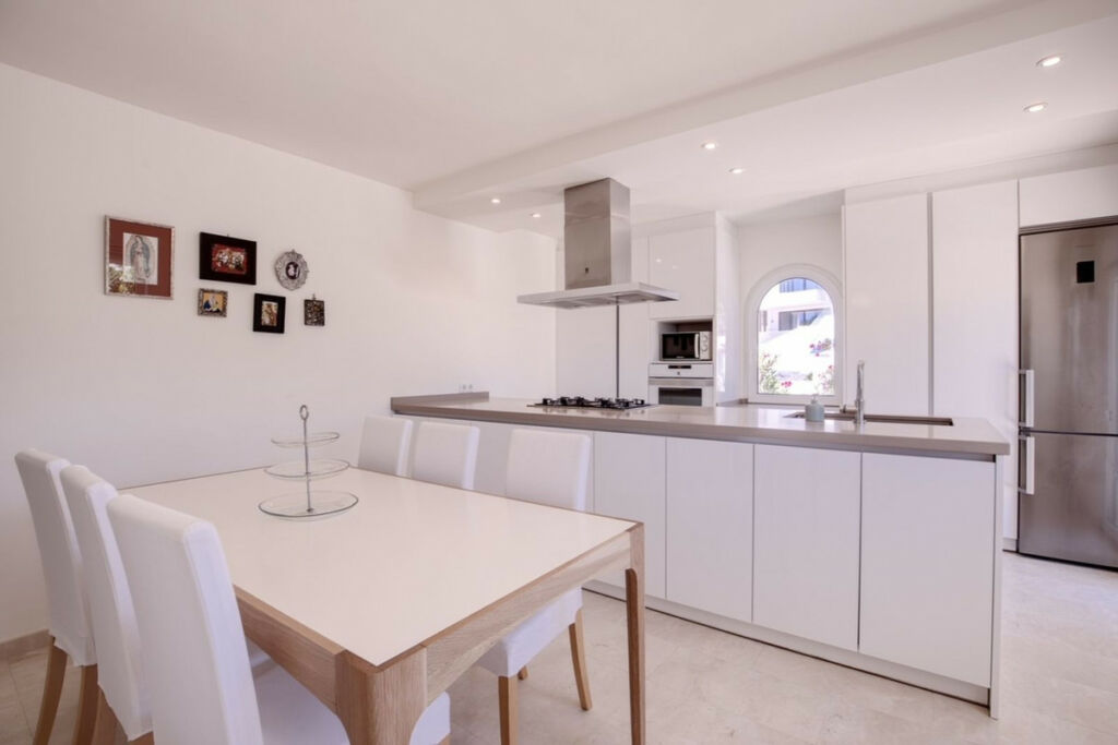 Detached Villa Marbesa Málaga - image 7