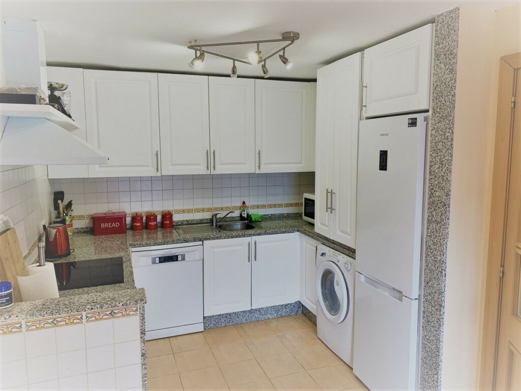 Townhouse Guadalmina Alta Málaga - image 7