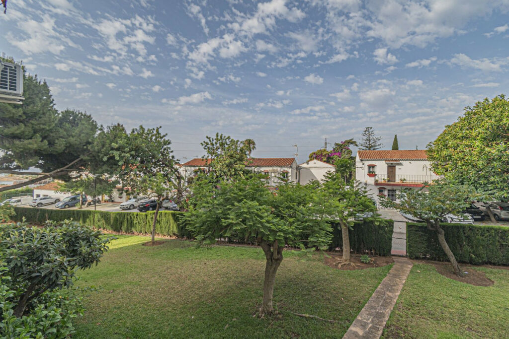 Middle Floor Apartment Marbella Málaga - image 7