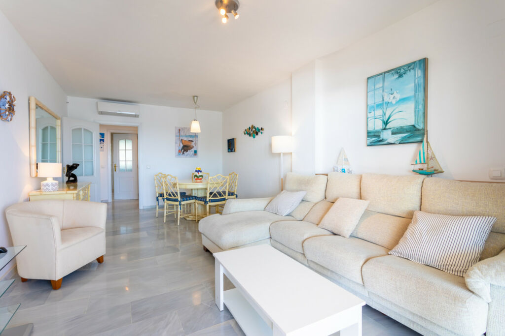 Middle Floor Apartment Calahonda Málaga - image 7