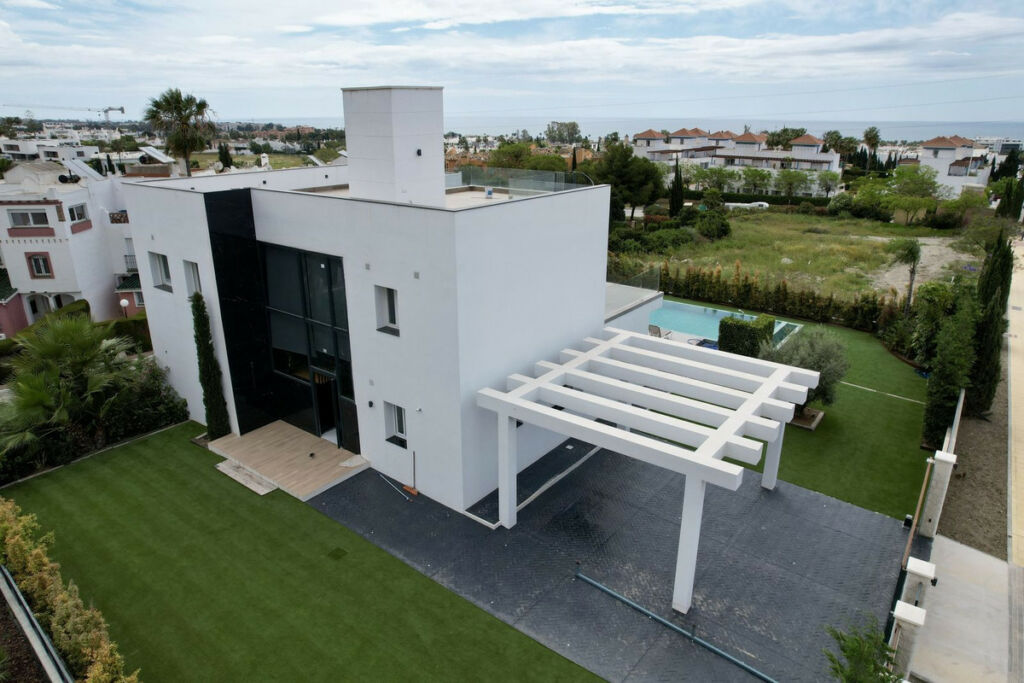 Detached Villa Cancelada Málaga - image 7
