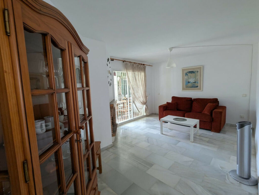 Ground Floor Apartment Calahonda Málaga - image 7