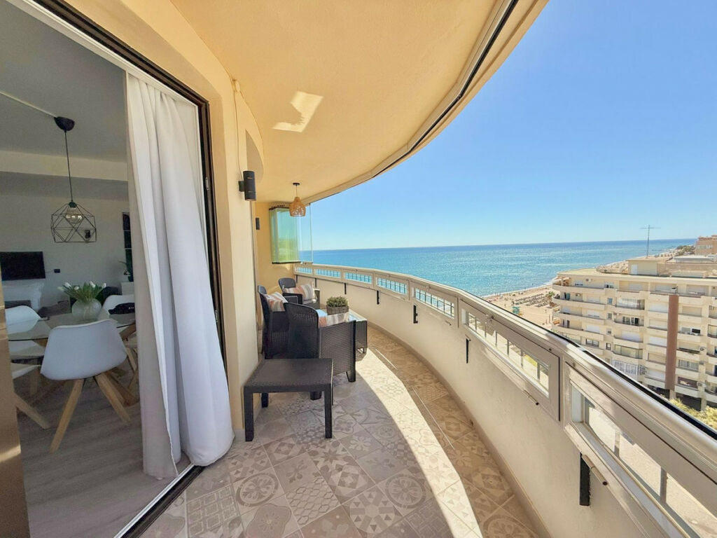 Middle Floor Apartment Fuengirola Málaga - image 7