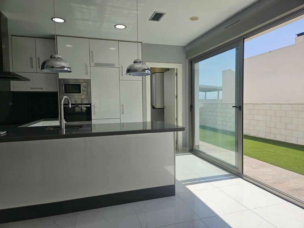 Detached Villa Villamartin Alicante - image 8