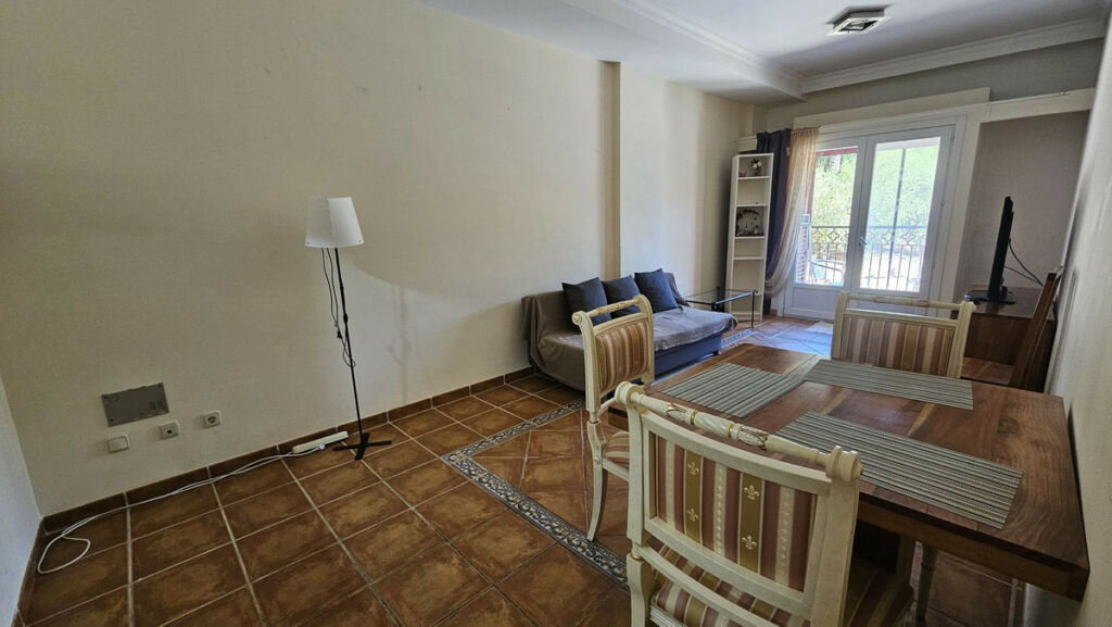 Middle Floor Apartment Estepona Málaga - image 7