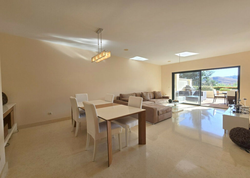 Ground Floor Apartment Benahavís Málaga - image 7