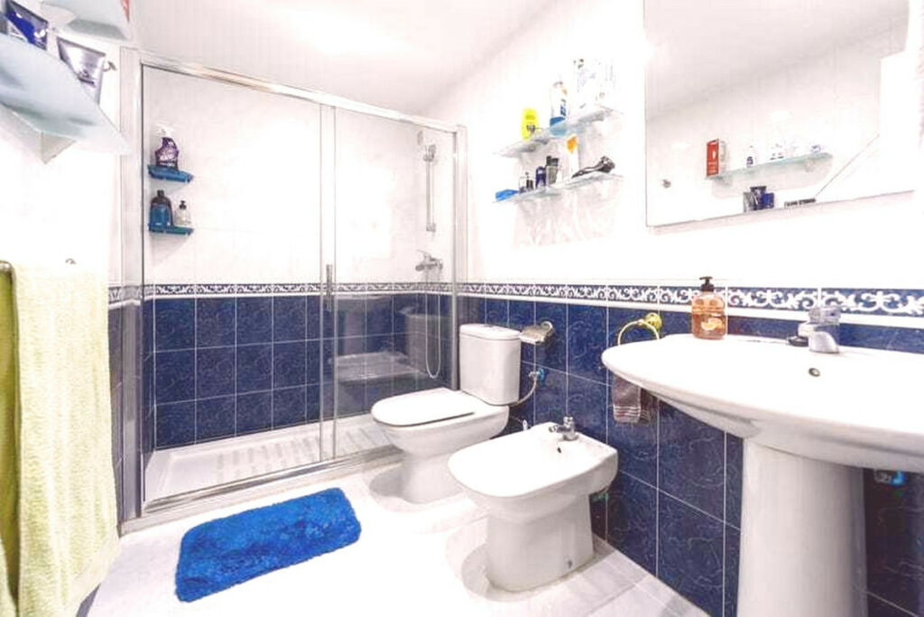 Middle Floor Apartment Fuengirola Málaga - image 7