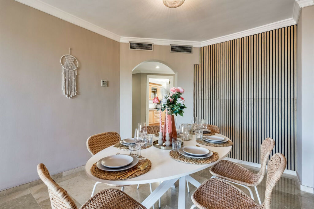 Middle Floor Apartment New Golden Mile Málaga - image 7