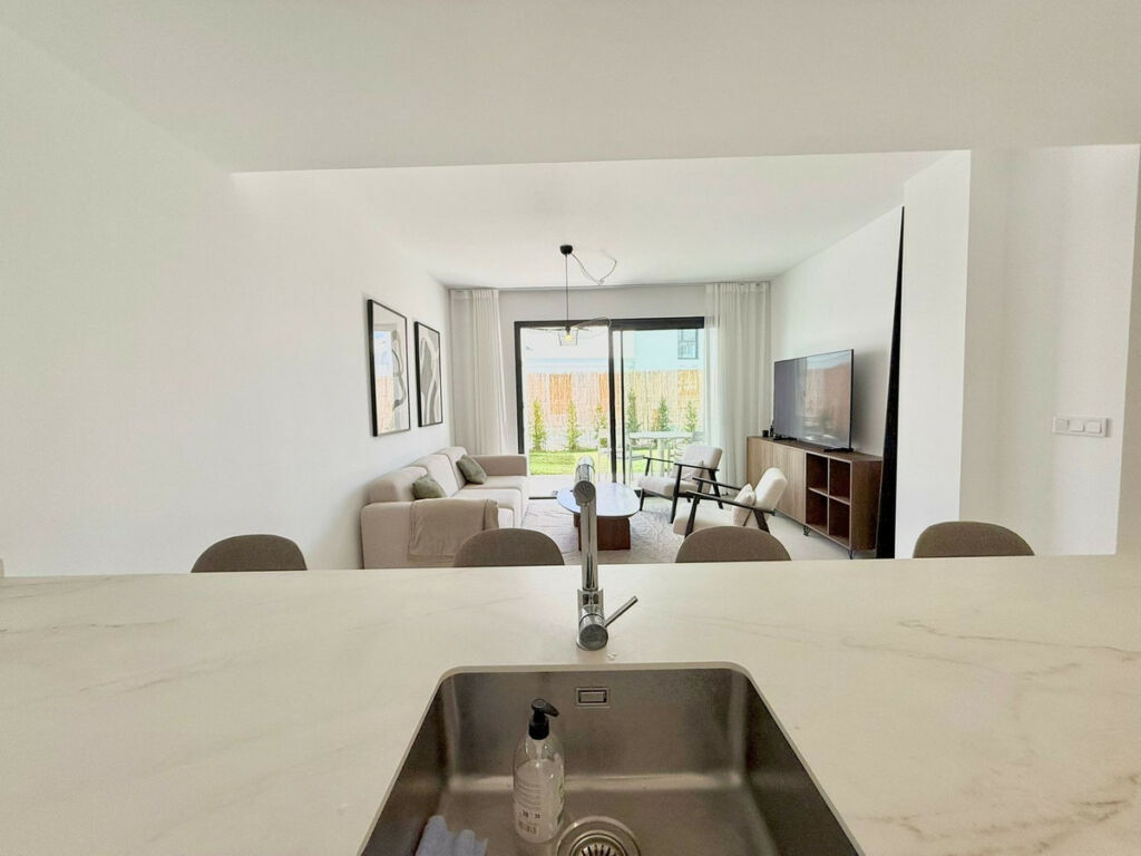 Ground Floor Apartment Higueron Málaga - image 7