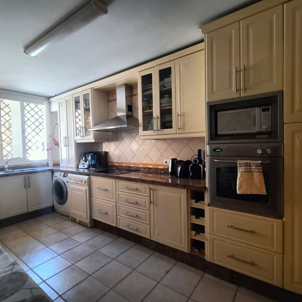 Townhouse Estepona Málaga - image 7