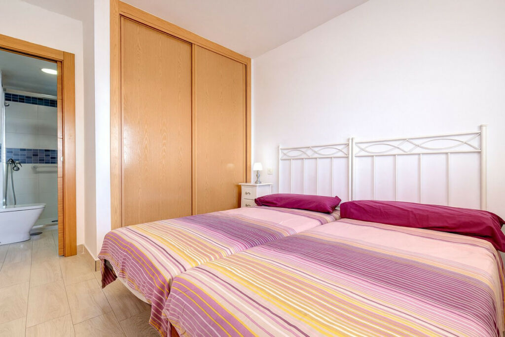 Middle Floor Apartment Los Boliches Málaga - image 7