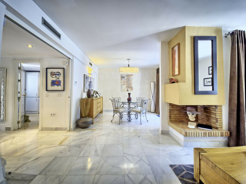 Townhouse Nueva Andalucía Málaga - image 7