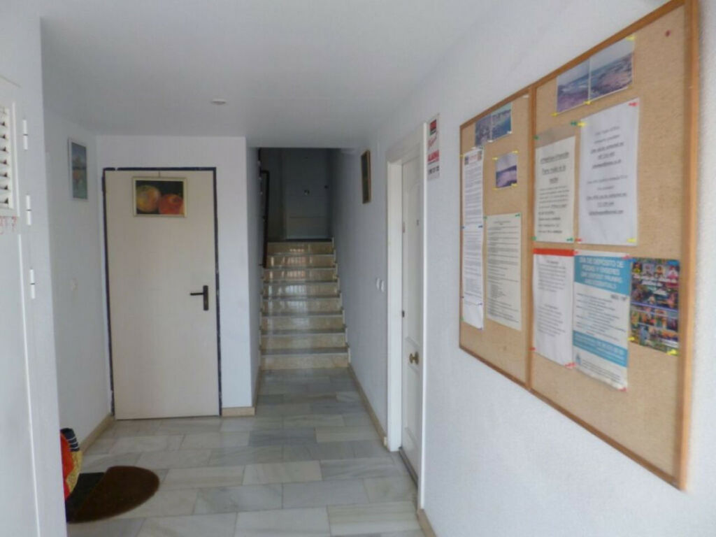 Middle Floor Apartment La Florida Alicante - image 7