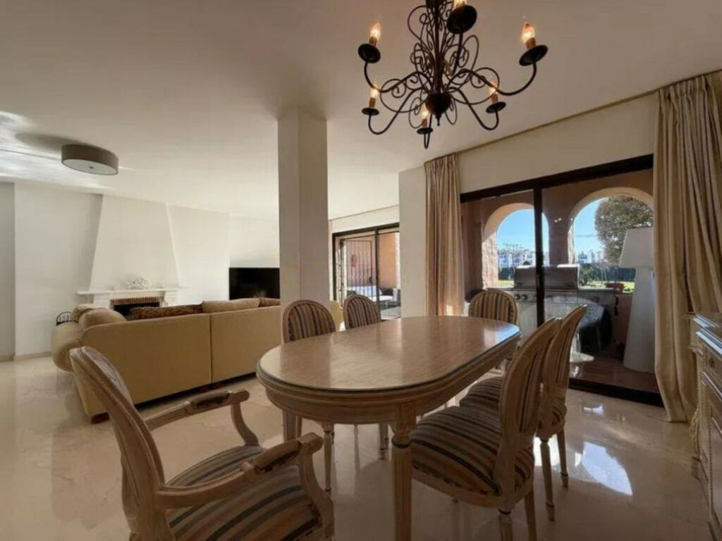 Ground Floor Apartment Atalaya Málaga - image 7
