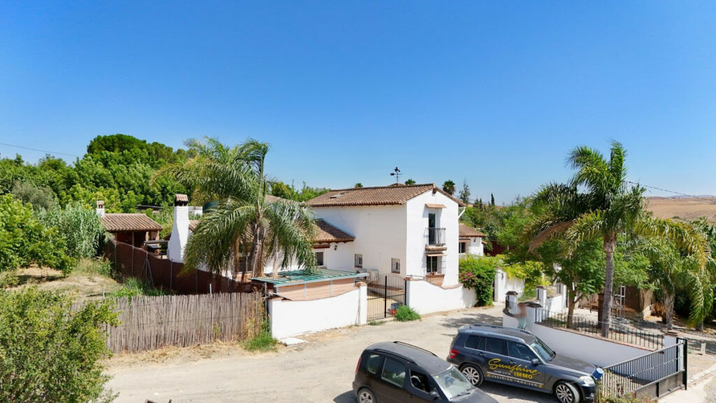 Detached Villa Coín Málaga - image 3