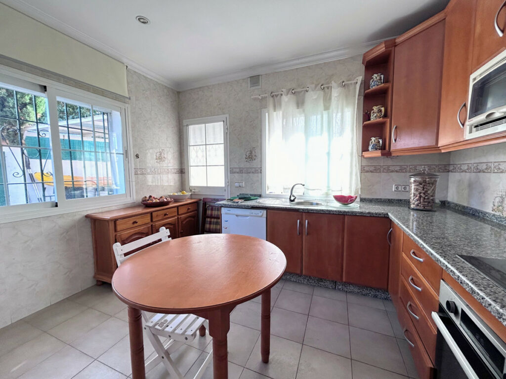 Detached Villa San Pedro de Alcántara Málaga - image 7