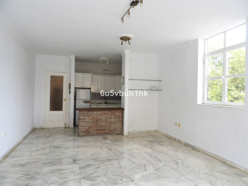 Middle Floor Apartment Fuengirola Málaga - image 7