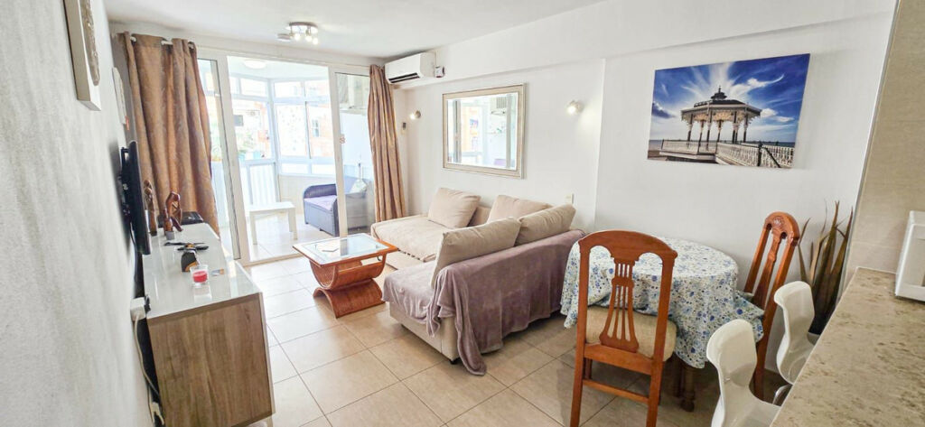Middle Floor Apartment Benalmadena Málaga - image 7