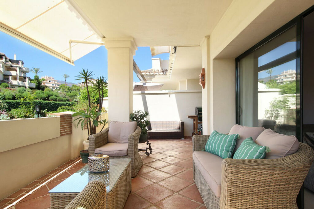 Ground Floor Apartment Benahavís Málaga - image 7