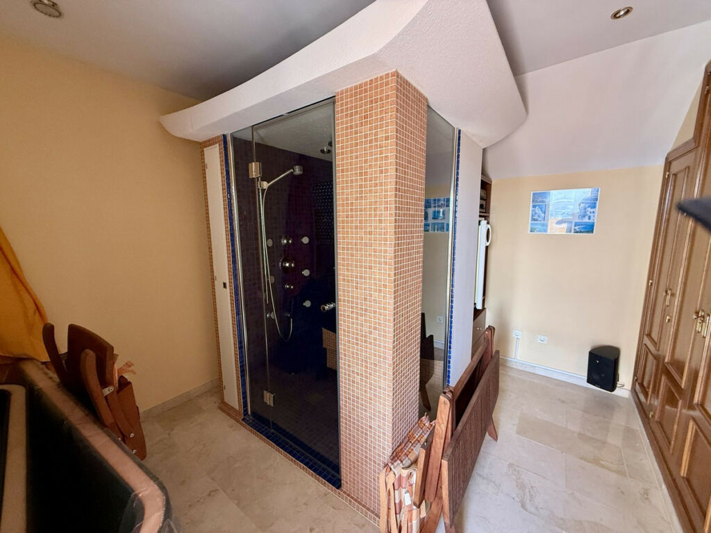 Semi-Detached House Elviria Málaga - image 7