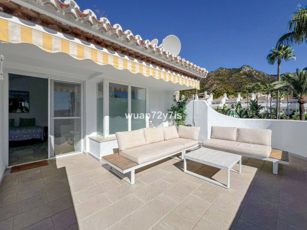 Townhouse Sierra Blanca Málaga - image 13