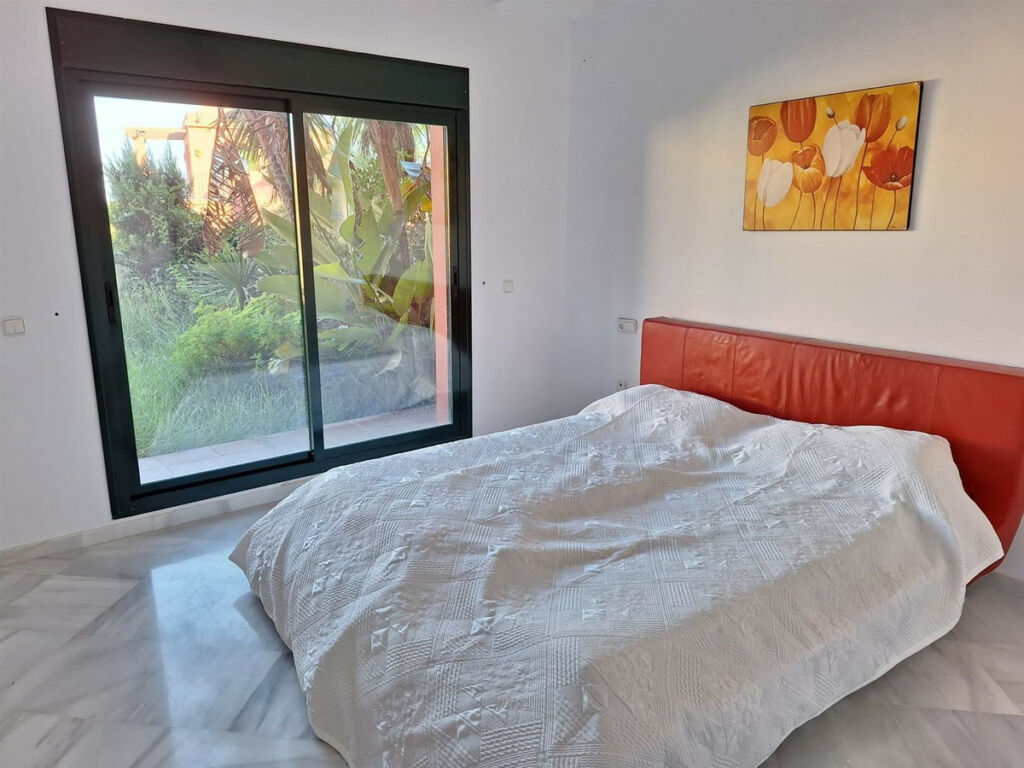 Ground Floor Apartment La Duquesa Málaga - image 7
