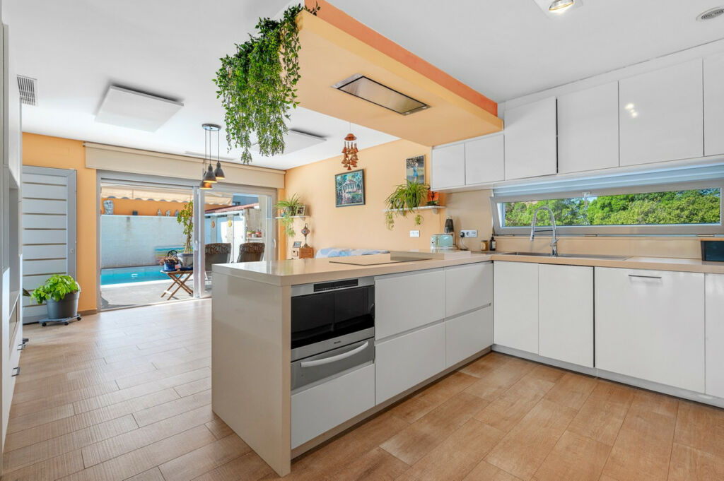 Detached Villa Benijofar Alicante - image 5