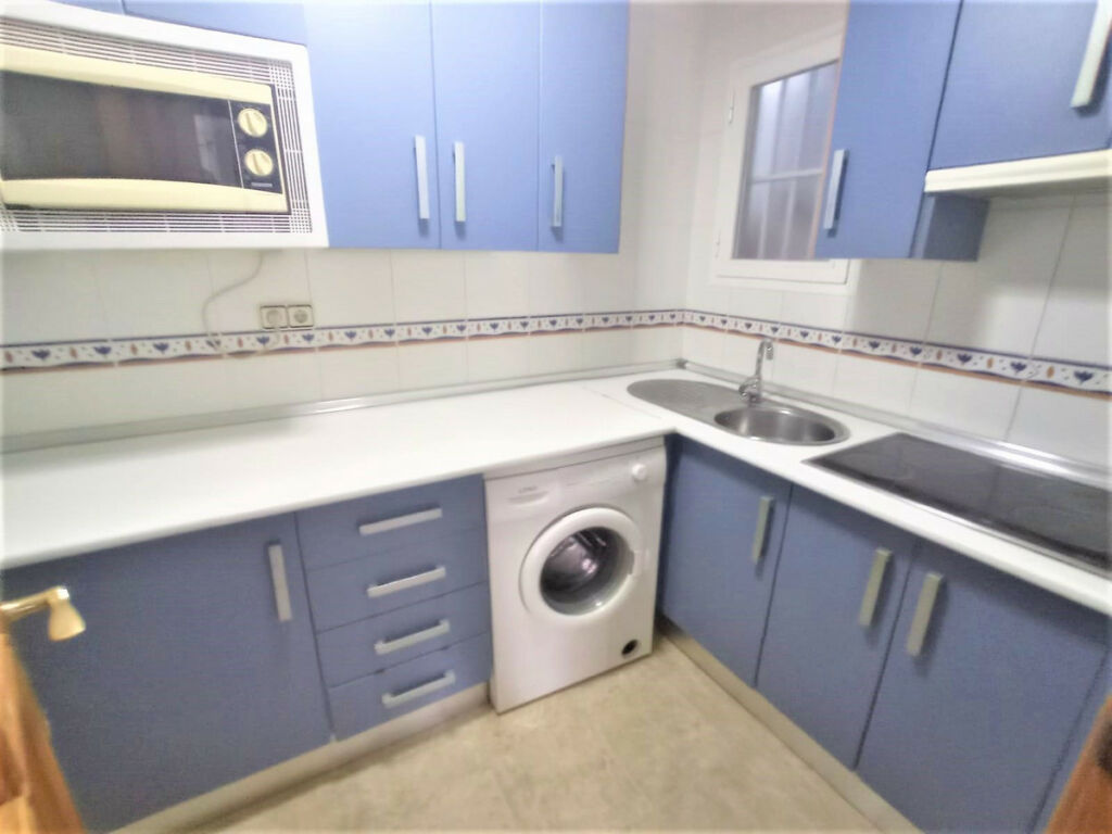 Middle Floor Apartment Los Boliches Málaga - image 5