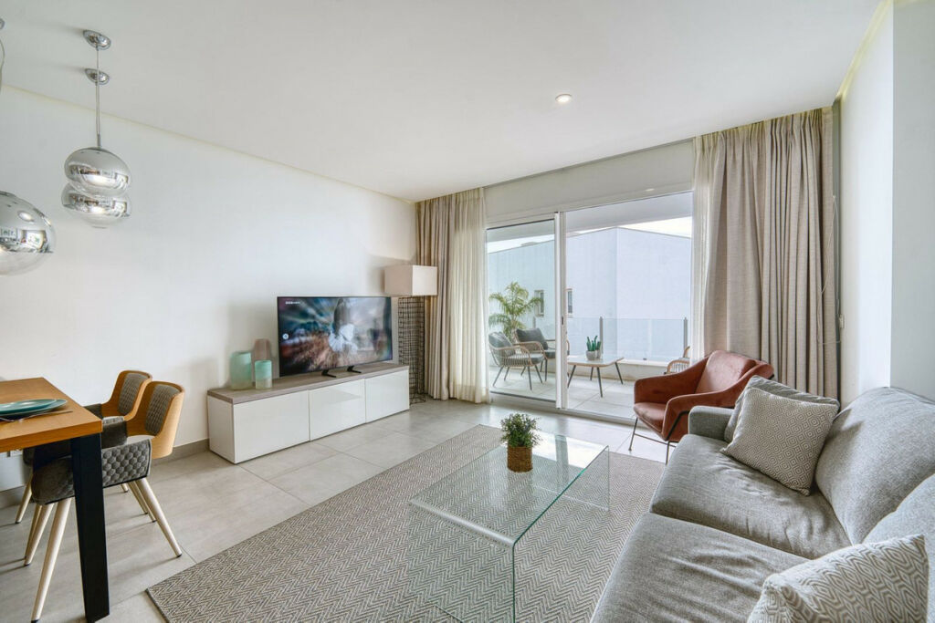 Middle Floor Apartment Altos de los Monteros Málaga - image 7