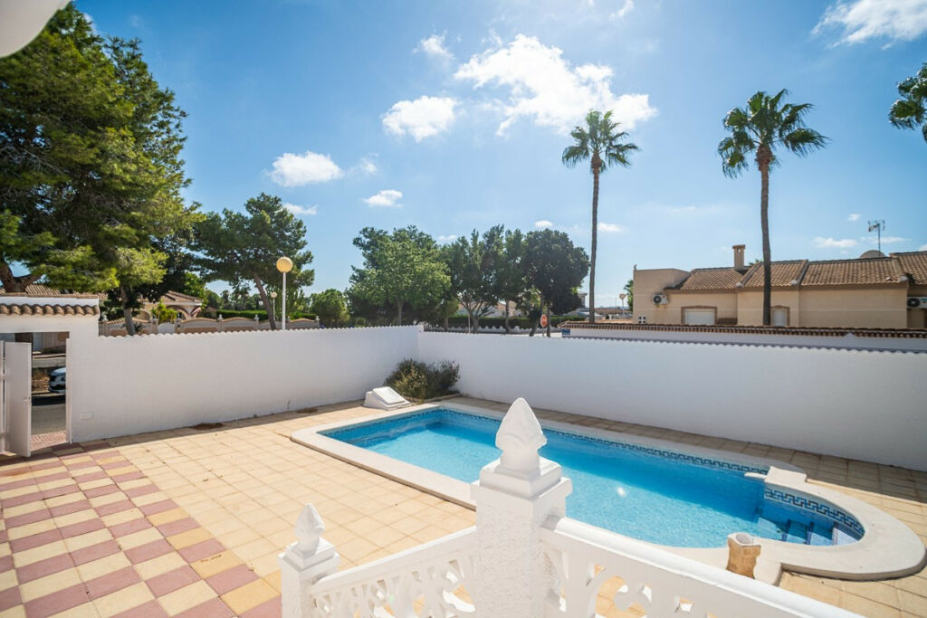 Detached Villa Ciudad Quesada Alicante - image 7