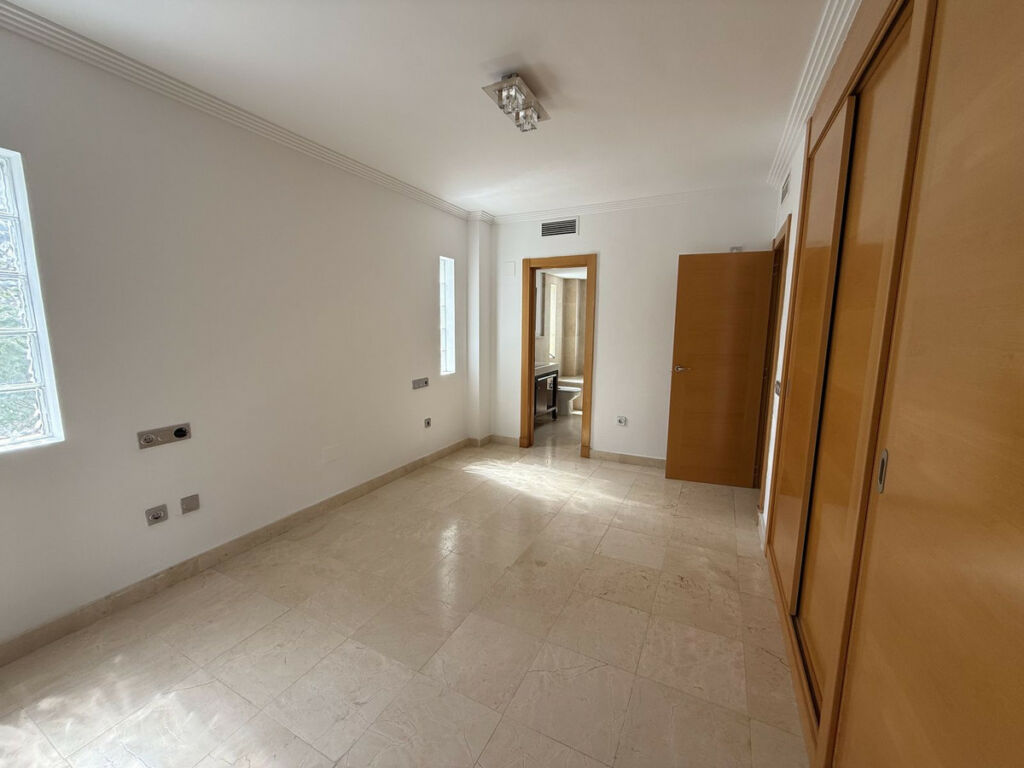 Middle Floor Apartment Los Flamingos Málaga - image 7