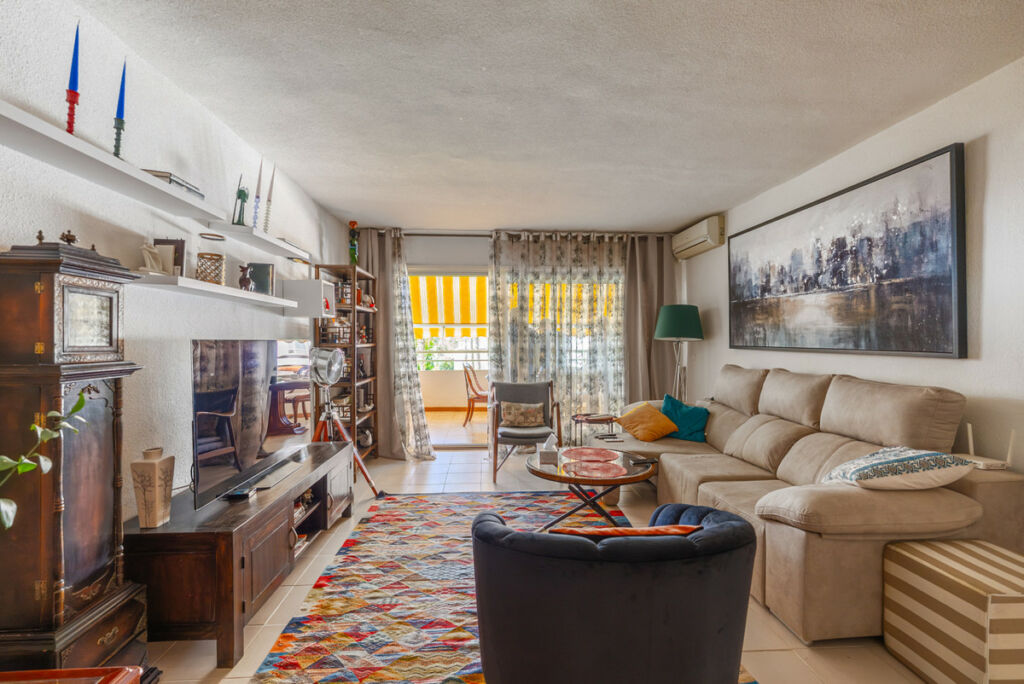 Middle Floor Apartment Atalaya Málaga - image 7