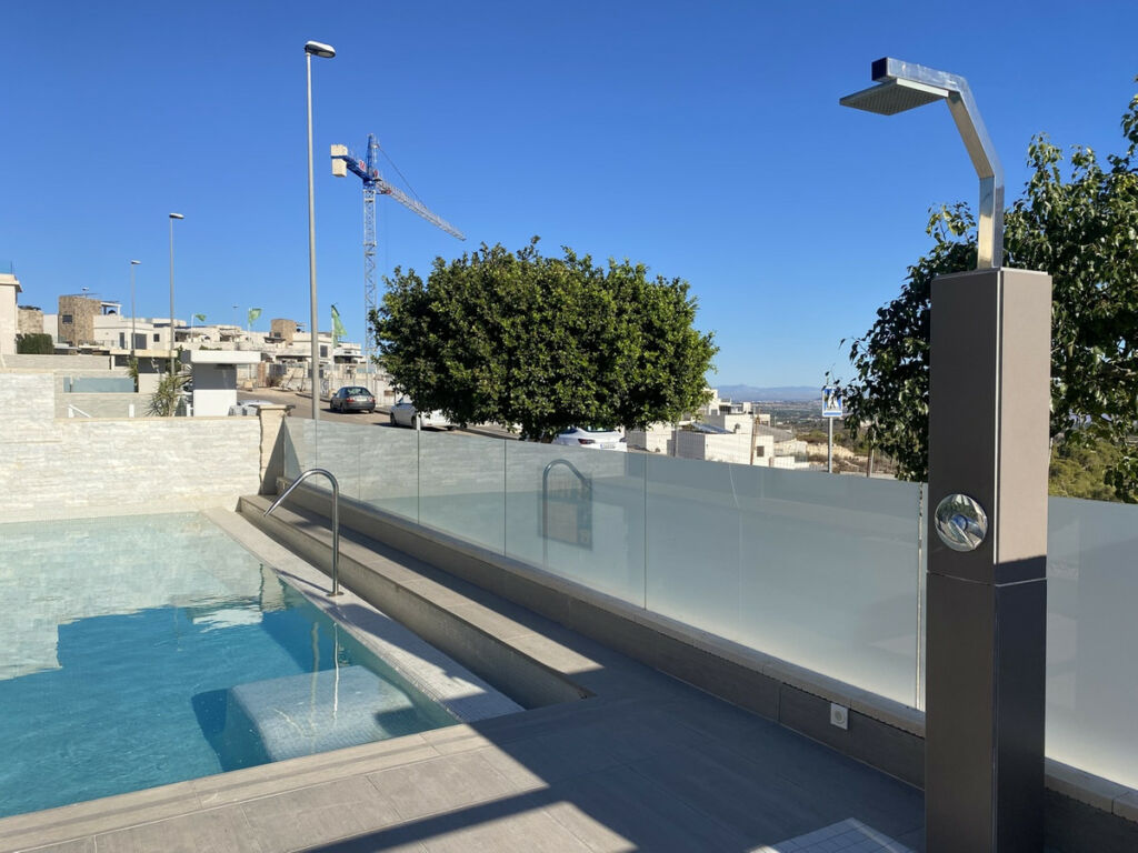 Detached Villa Villamartin Alicante - image 7