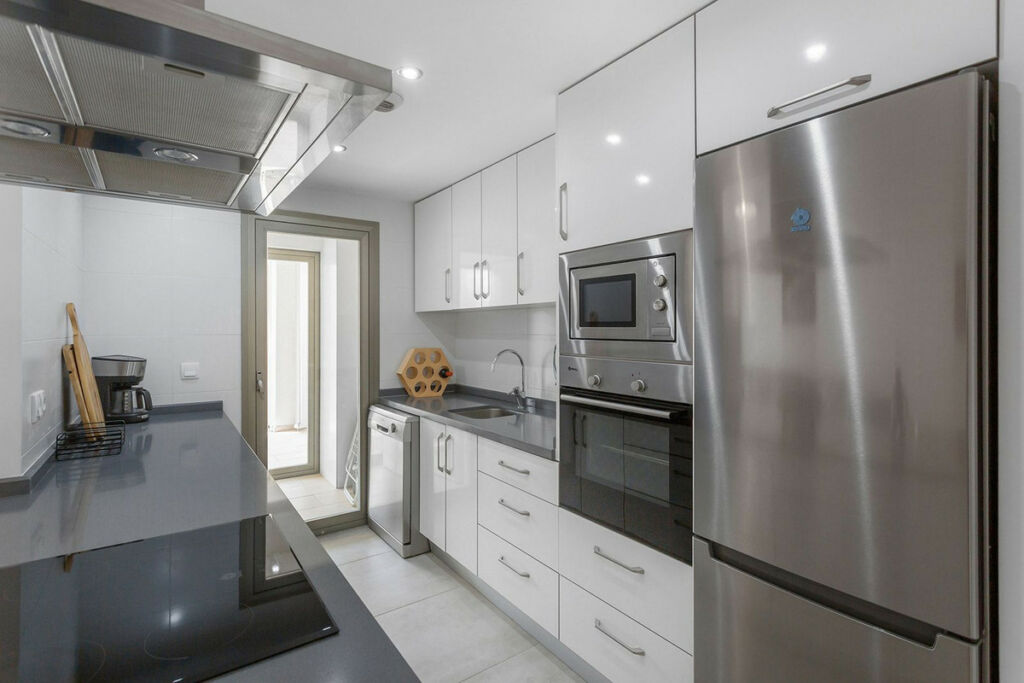 Middle Floor Apartment Villamartin Alicante - image 7