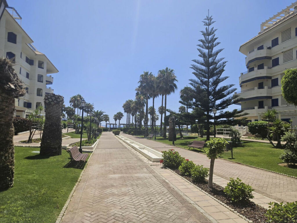 Middle Floor Apartment San Luis de Sabinillas Málaga - image 7