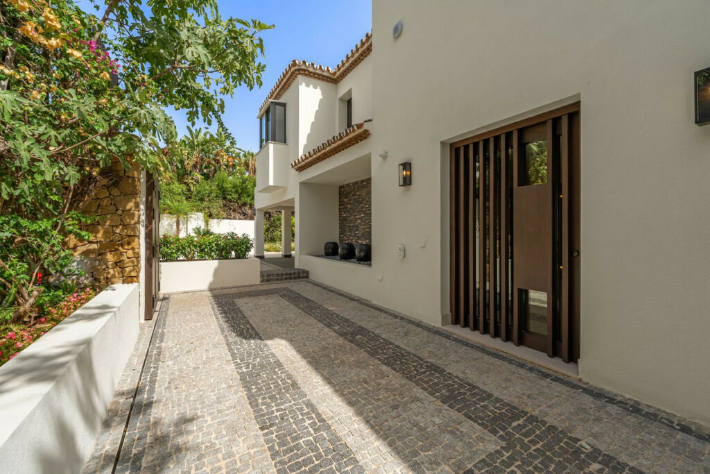 Detached Villa The Golden Mile Málaga - image 76