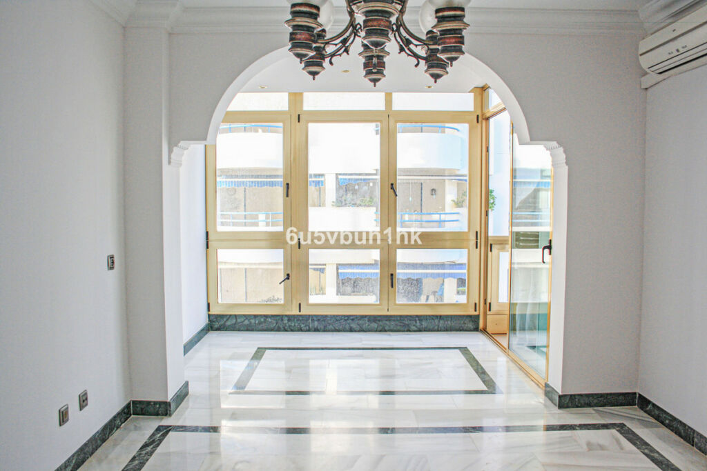 Middle Floor Apartment Marbella Málaga - image 8