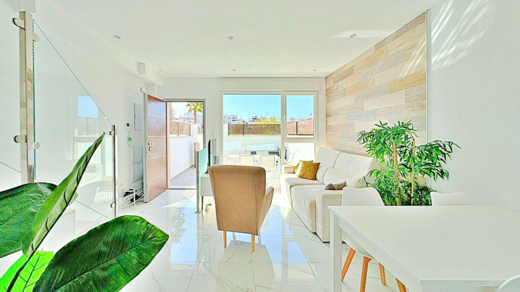 Townhouse Los Balcones Alicante - image 8