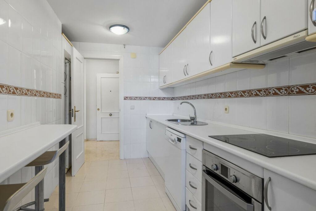 Ground Floor Apartment Torrequebrada Málaga - image 8