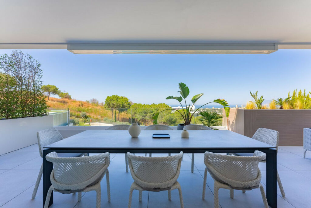 Middle Floor Apartment Cabopino Málaga - image 8