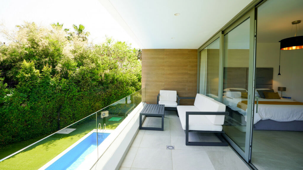 Detached Villa El Paraiso Málaga - image 8