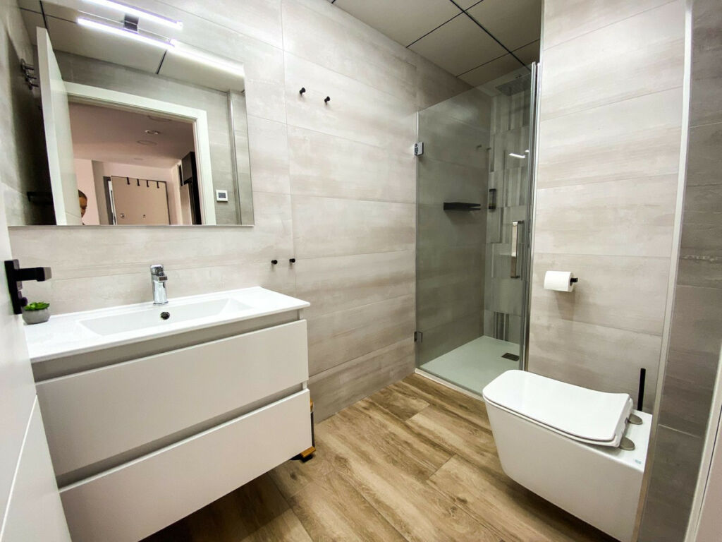 Middle Floor Apartment Torrevieja Alicante - image 8