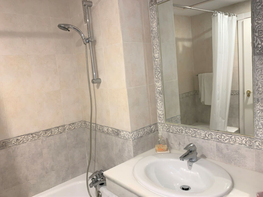 Middle Floor Apartment Hacienda del Sol Málaga - image 14